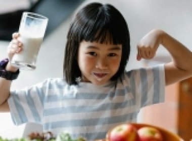 Lợi ích tuyệt vời của sữa tươi cho xương và răng chắc khỏe